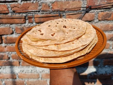 Chapati, rotli, safati, shabaati, phulka, chapo, ve roshi, Indian chapati, poli, buğday unu, tam buğday roti besin roti roti