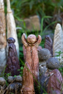 Portekiz 'in Shiststone kasabası Cadeira' daki Clay figürleri.