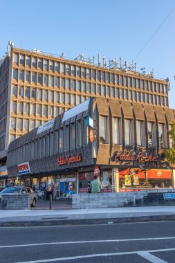 Dublin, İrlanda 'daki Phibsborough Alışveriş Merkezi' nin açık hava manzarası.