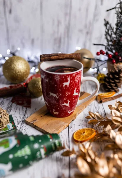 Vertical Shot Tasty Christmas Mulled Wine Festive Cup Cinnamon Sticks — Stock Photo, Image