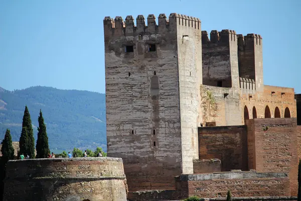 Torres Palácio Alhambra Contra Fundo Céu Azul Granada Espanha — Fotografia de Stock