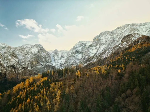 Avusturya Ebensee Yakınlarındaki Karlı Dağların Manzarası — Stok fotoğraf