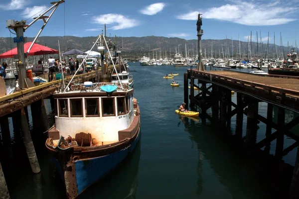 Grupo Barcos Atracados Porto Santa Barbara — Fotografia de Stock