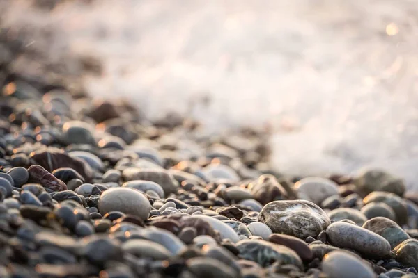 Вибірковий Фокус Пляжної Гальки Яскравим Світлом — стокове фото