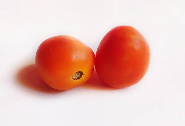Die Roten Tomaten Auf Dem Weißen Hintergrund — Stockfoto