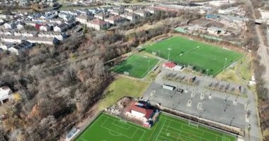 Futbol sahasının yakın çekim görüntüsü.