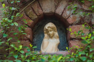 Roma Ceres veya Yunan Demeter 'in mermer heykel başkanı Saray ve park kompleksi parkında