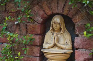 Roma Ceres veya Yunan Demeter 'in mermer heykel başkanı Saray ve park kompleksi parkında