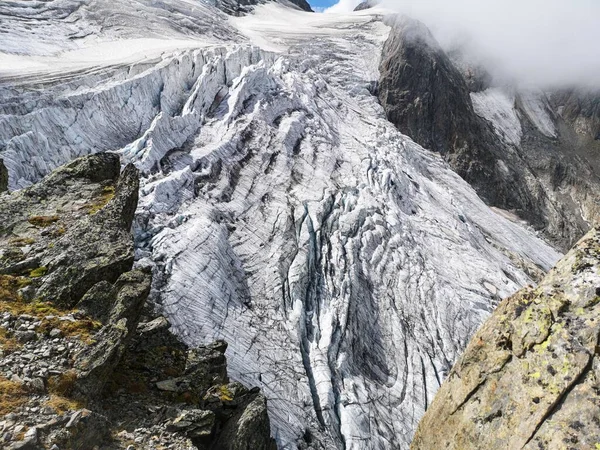 Fascinante Vista Del Glaciar Piedra Los Alpes Suizos Sus Grietas — Foto de Stock