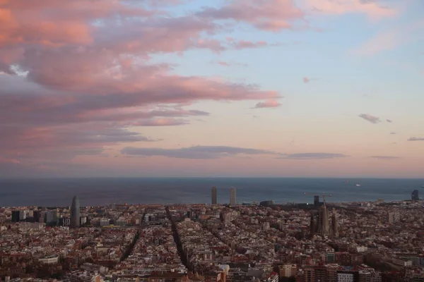 Flygbild Sagrada Familia Kyrkan Och Barcelona Stad Med Havet Bakgrunden — Stockfoto