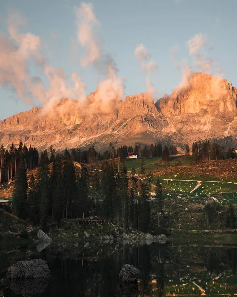 Uma Vista Panorâmica Das Montanhas Rochosas Dolomite Campo Itália — Fotografia de Stock