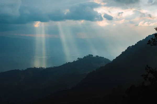 Priveliște Pitorească Razelor Lumină Peste Vast Peisaj Montan Din Sacatepequez — Fotografie, imagine de stoc