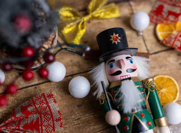 Brinquedo Quebra Nozes Madeira Mesa Com Decorações Natal — Fotografia de Stock