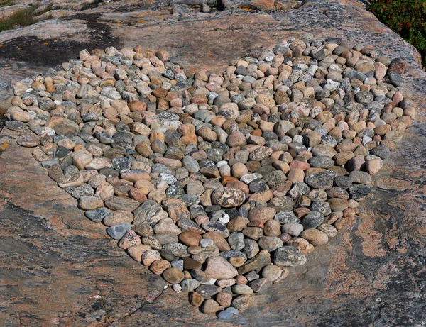 Detailní Záběr Hromadu Hnědých Šedých Kamenů Tvaru Srdce — Stock fotografie
