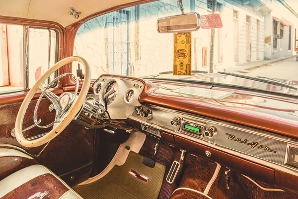 Крупный План Интерьера Классического Автомобиля Кубе — стоковое фото