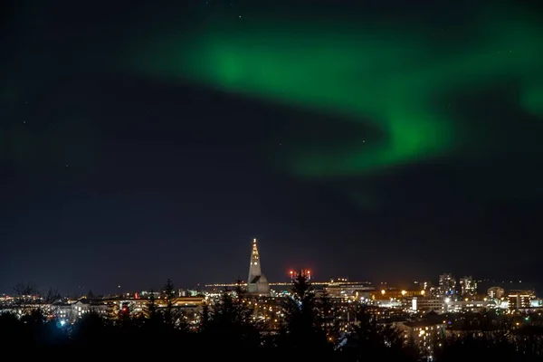 Vacker Bild Norrsken Över Reykjavik — Stockfoto