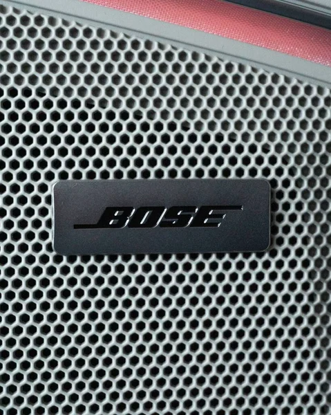 Pionowe Ujęcie Systemu Dźwiękowego Porsche Panamera Bose Premium — Zdjęcie stockowe