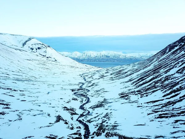 Vista Pacífica Del Valle Montaña Cubierto Nieve Blanca Islandia — Foto de Stock