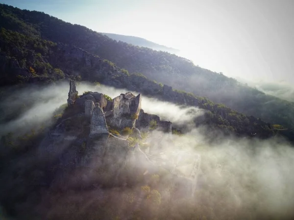Вид Повітря Замок Дурнштейн Оточенні Щільних Дерев — стокове фото