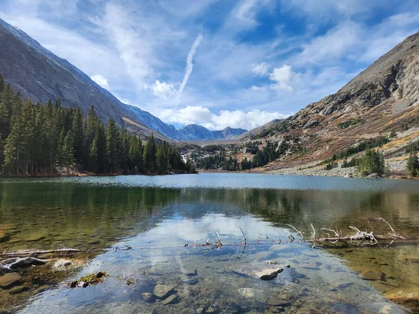 コロラド州の青い湖の美しい景色 — ストック写真