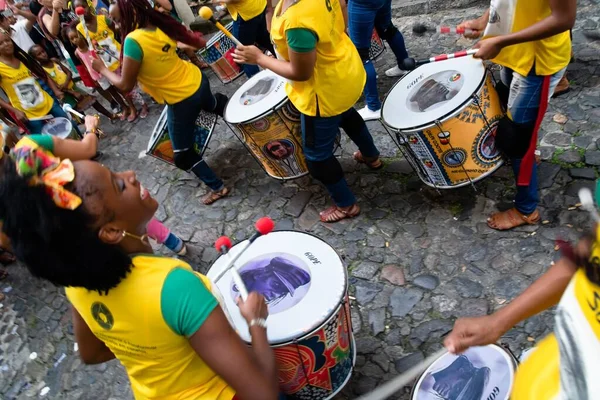 Dida Grubu Üyeleri Salvador Brezilya Pelourinho Perküsyon Enstrümanları Çalıyorlar — Stok fotoğraf