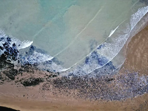 Flygfoto Över Milda Havsvågorna Från Drönare Dumpton Gap Broadstairs England — Stockfoto