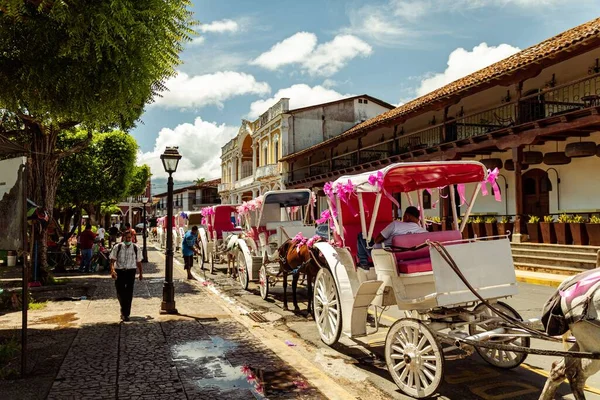 Street Carriages Cloudy Blue Sky Background Granada Nicaragua — Stock Photo, Image