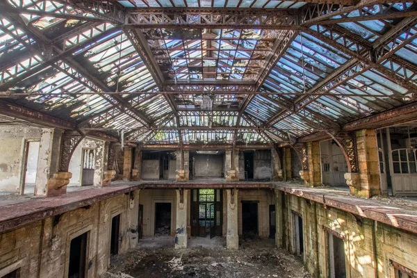 Een Verlaten Kantoorgebouw Van Een Oude Staalfabriek Hayange Frankrijk Achteruitgang — Stockfoto
