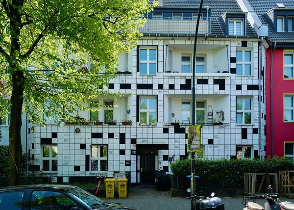 Edifício Com Palavras Cruzadas Grafite Dusseldorf — Fotografia de Stock