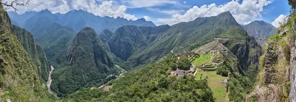 Machu Picchu Ovenfra Med Fjell Bakgrunnen – stockfoto