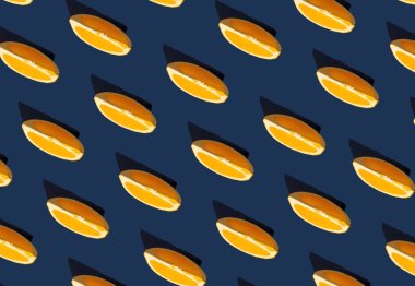 Mavi arka planda 3 boyutlu taze portakal dilimleri.