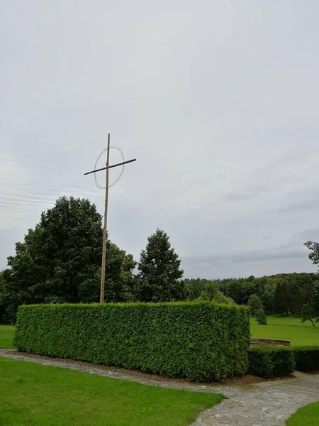 Вертикальный Снимок Памятника Жертвам Второй Мировой Войны Парке Лидице — стоковое фото