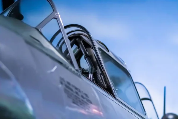 Zbliżenie Kokpitu Historycznego Samolotu Myśliwskiego Typu Drag Tail Czasów Wojny — Zdjęcie stockowe