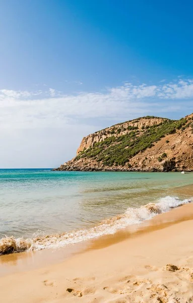 튀니지의 베드에서 여름날 양지바른 해변의 — 스톡 사진