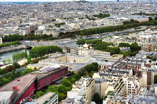 Eine Luftaufnahme Der Schönen Gebäude Paris Entlang Der Seine Einem — Stockfoto