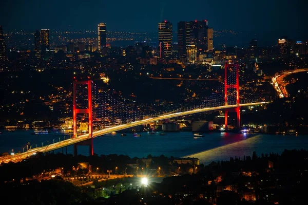 Снимок Босфорского Моста Стамбуле Турция Ночью — стоковое фото