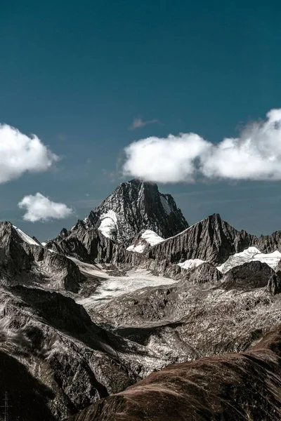 Вертикальний Краєвид Чудового Гірського Перевалу Нуфенен — стокове фото