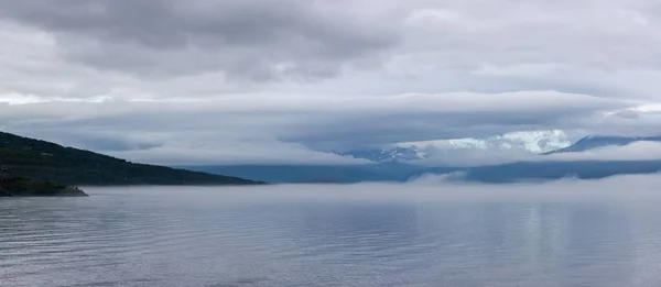Una Vista Aérea Panorámica Mar Tranquilo Día Nublado —  Fotos de Stock