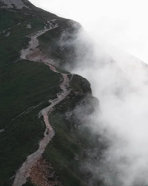 Вертикаль Зеленых Высоких Татр Татры Высокие Туманом Покрывающим Часть — стоковое фото
