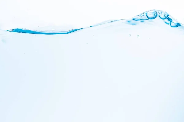 Powierzchnia Błękitnych Fal Wodnych Rozpryskuje Się Białym Tle — Zdjęcie stockowe