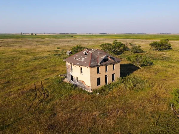 Vista Panorâmica Uma Fazenda Abandonada Nas Pradarias Saskatchewan Canadá — Fotografia de Stock