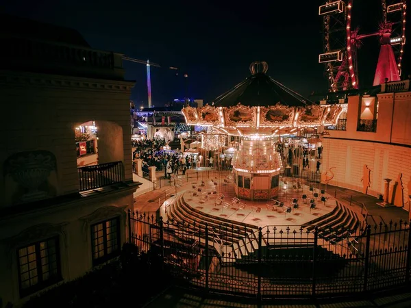 Een Helder Verlichte Kerstmarkt Het Prater Attractiepark Wenen Oostenrijk — Stockfoto