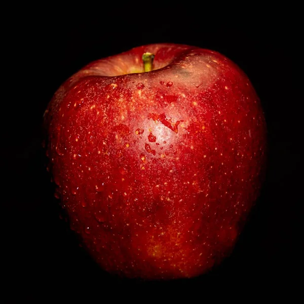 Macro Shot Wet Red Apple Black Background — Stock Photo, Image