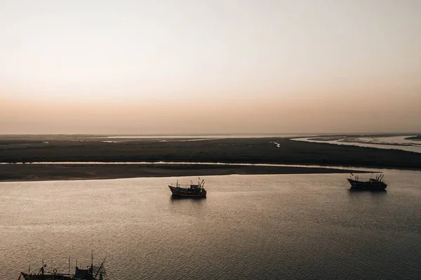 Una Vista Aérea Los Barcos Agua Atardecer Diu India — Foto de Stock