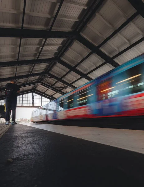Vertical Shot Metro Train Motion — Stock Photo, Image