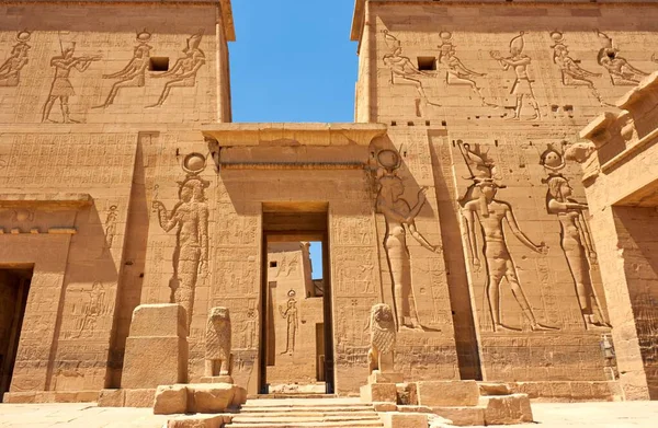 Ingången Till Philae Templet Komplex Mot Den Blå Himlen Egypten — Stockfoto
