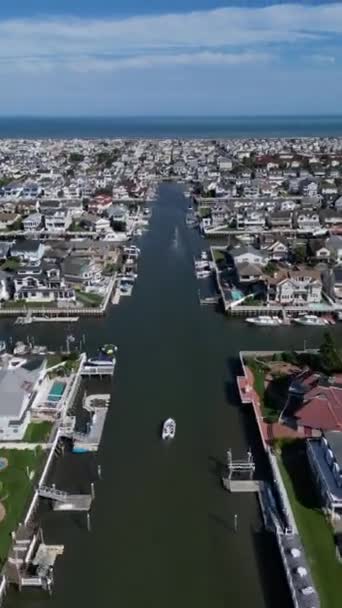 Беспилотник Висит Над Городом Океане Нью Джерси — стоковое видео