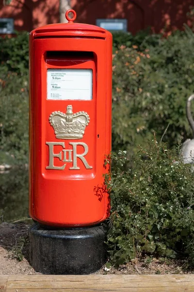 Ένα Κόκκινο Ταχυδρομικό Κουτί Στο Center Parcs Elveden Forest Village — Φωτογραφία Αρχείου
