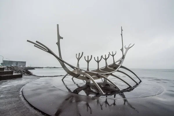 Une Sculpture Sun Voyager Reykjavik — Photo
