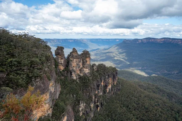 Três Irmãs Nas Montanhas Azuis Sydney Austrália Com Nuvens — Fotografia de Stock